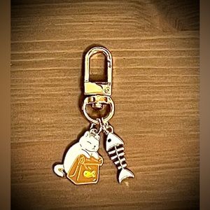 ✨NWOT✨ CAT W/ LUNCH BAG & FISHBONE KEYRING/CHARM